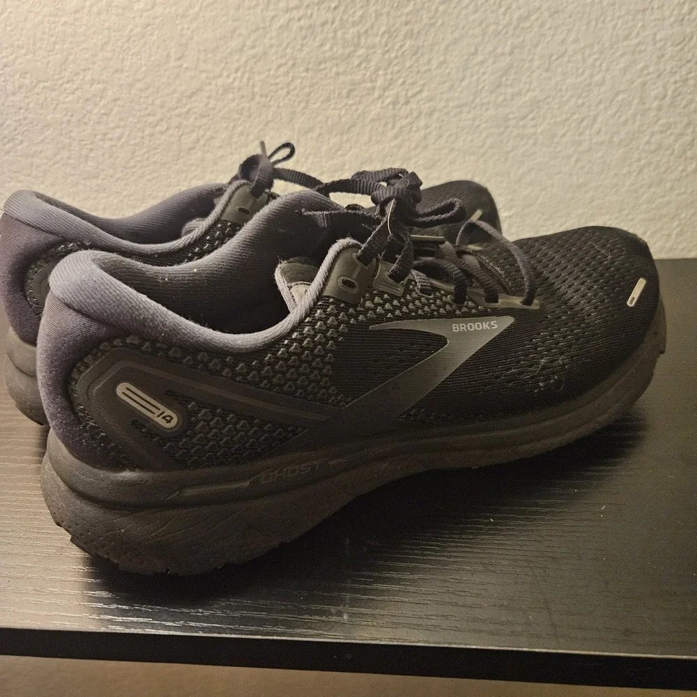 Brooks Ghost 14 Womens Size‎ 9.5 Wide Black Gray Athletic Running Shoes Sneakers